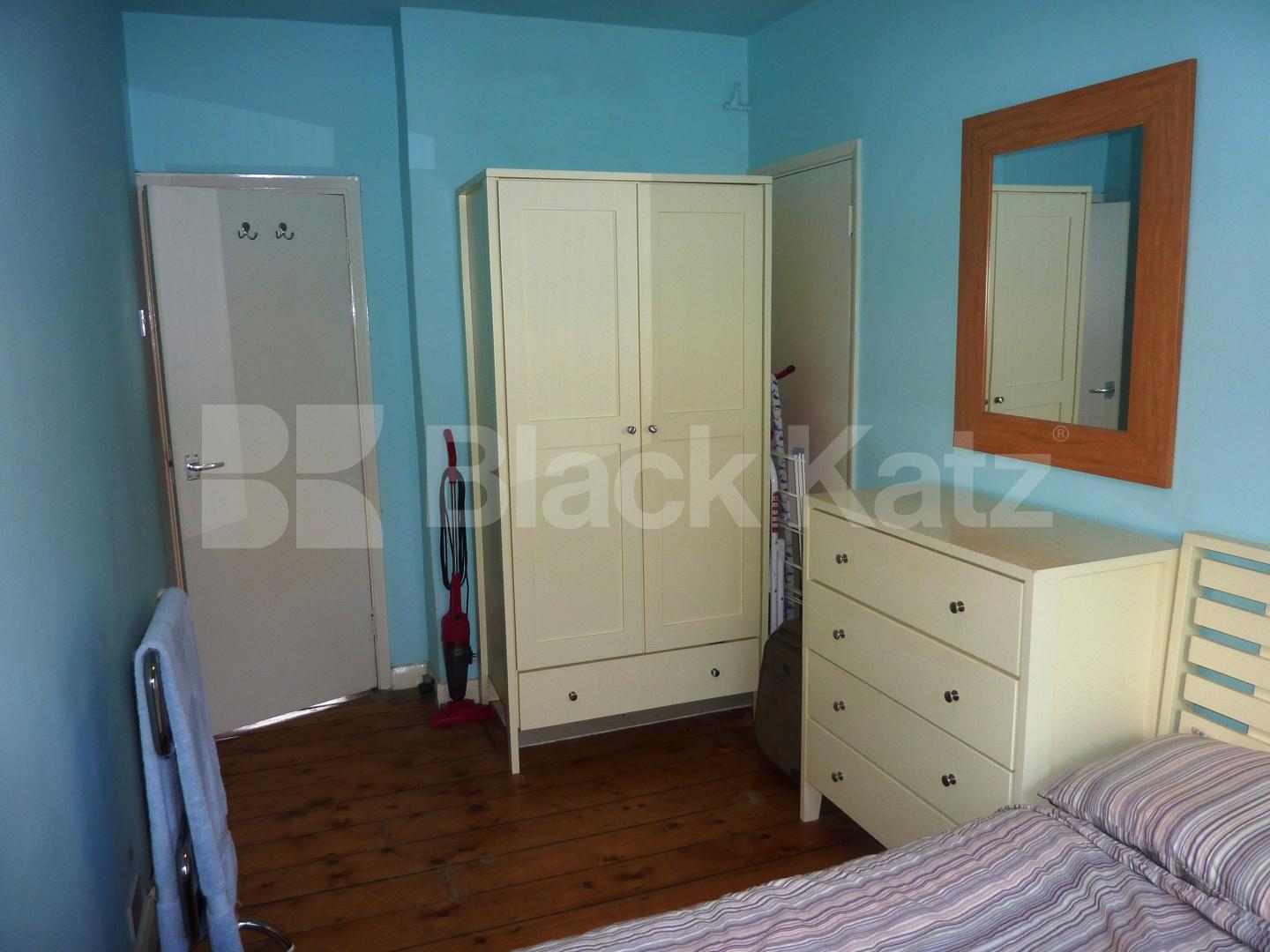 			NEW INSTRUCTION!, 1 Bedroom, 1 bath, 1 reception Flat			 Martlett Court, COVENT GARDEN